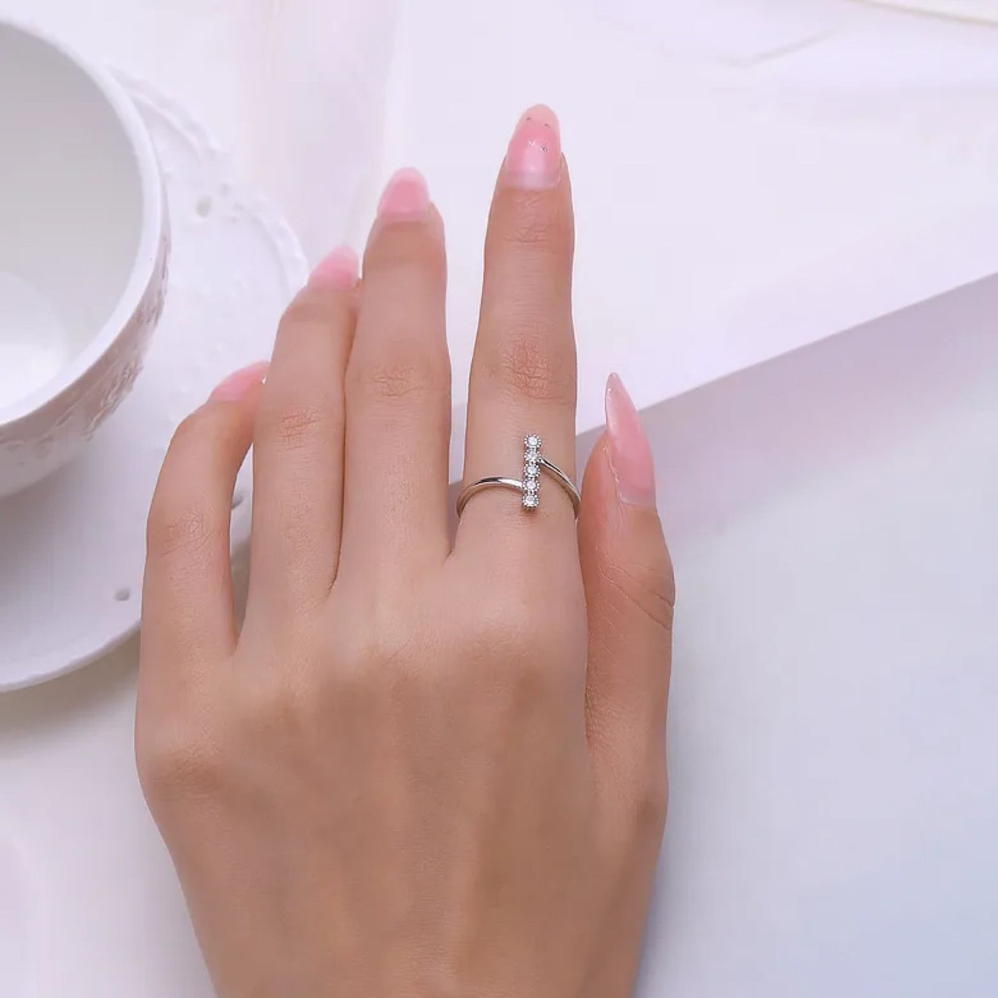 Astra Linear Ring