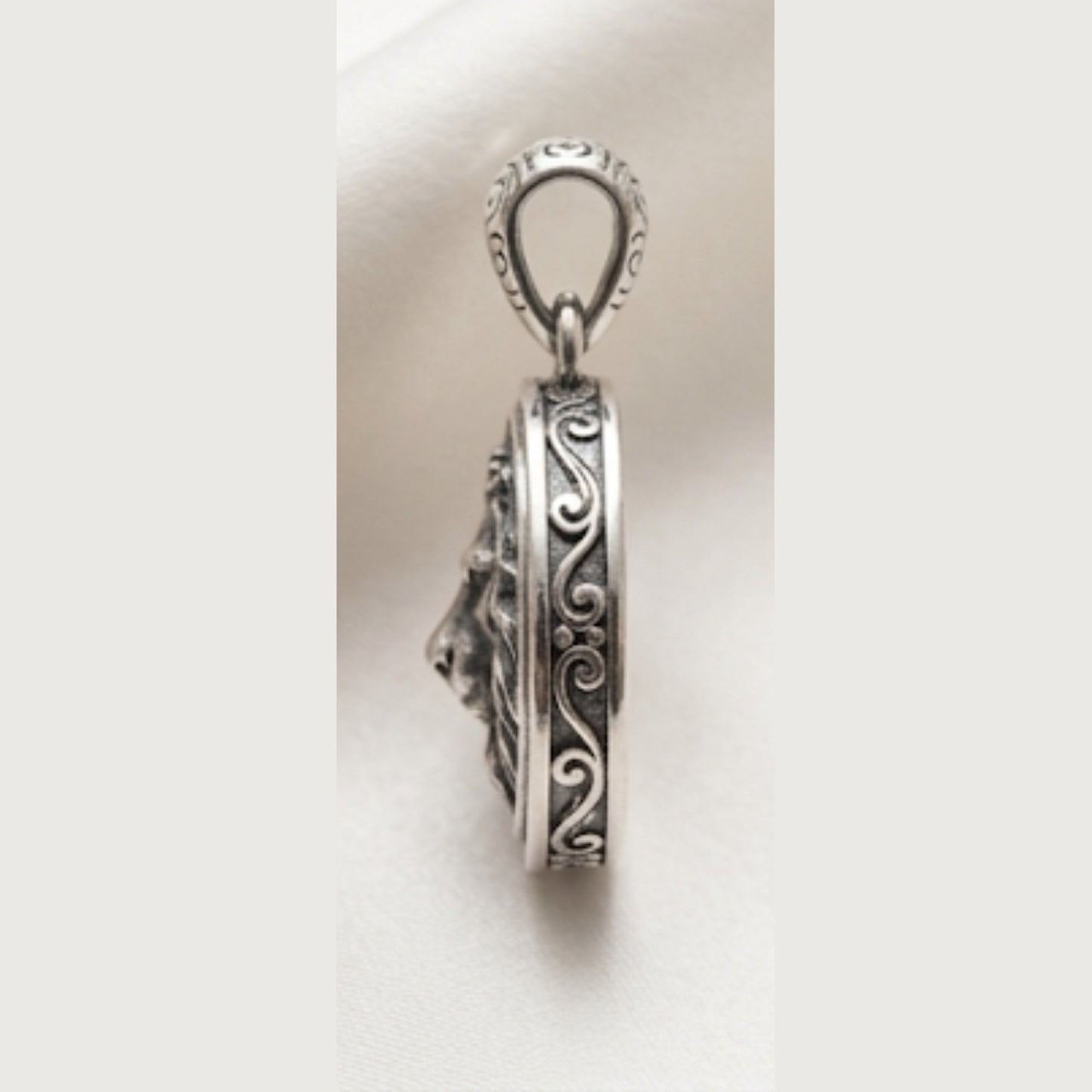 Heavy Imperial Pride Pendant