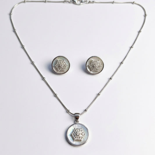 Divina Spark Medallion Set