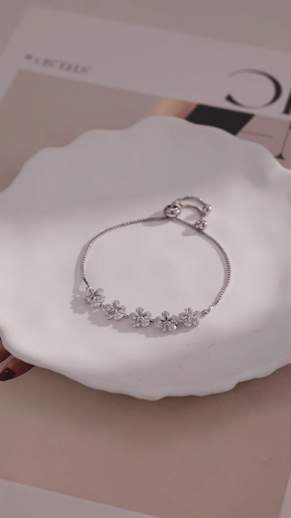 Star Bloom Adjustable Bracelet